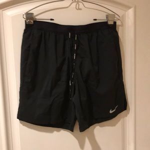 Nike flex standard fit reflective trim sport short
